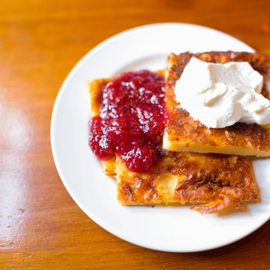 млинець із сирною начинкою