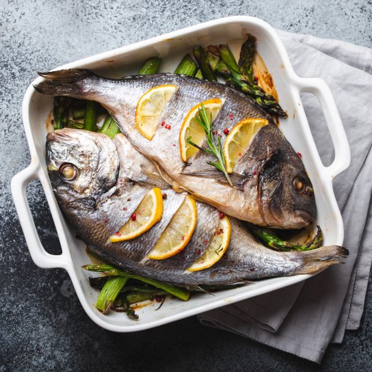 Риба зі спаржею