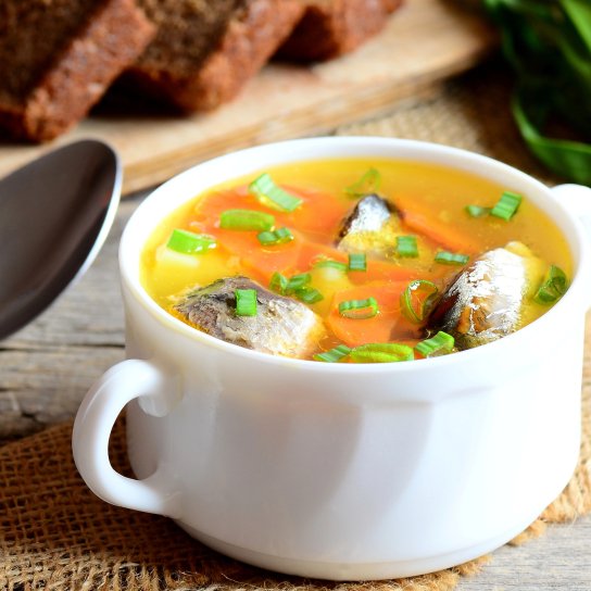 Суп зі скумбрією