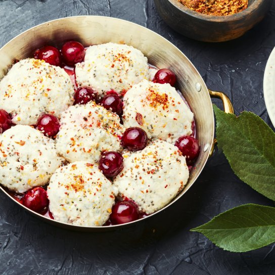 Ліниві вареники з вишнею Клопотенко