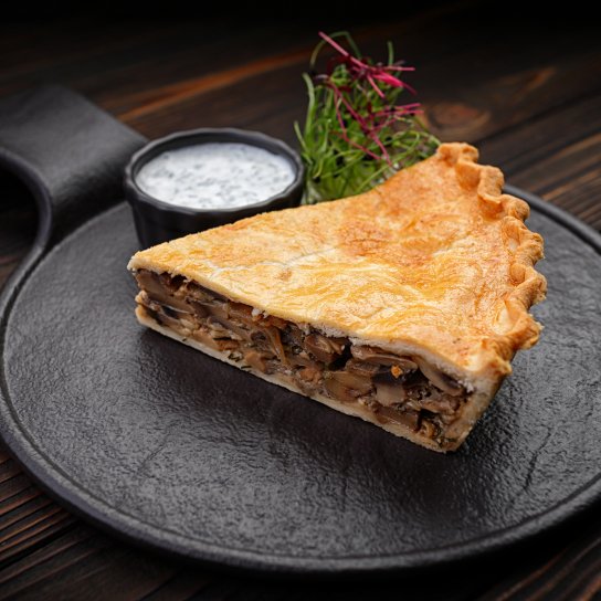 Кіш з грибами та печінкою