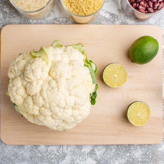 Цвітна капуста на обробній дошці