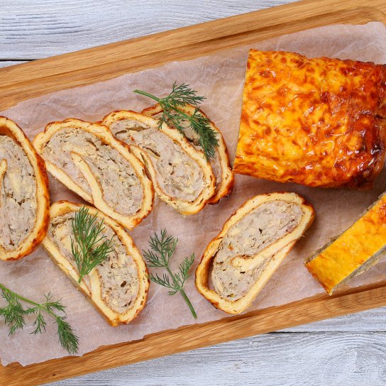 Рублений рулет з індички у тісті