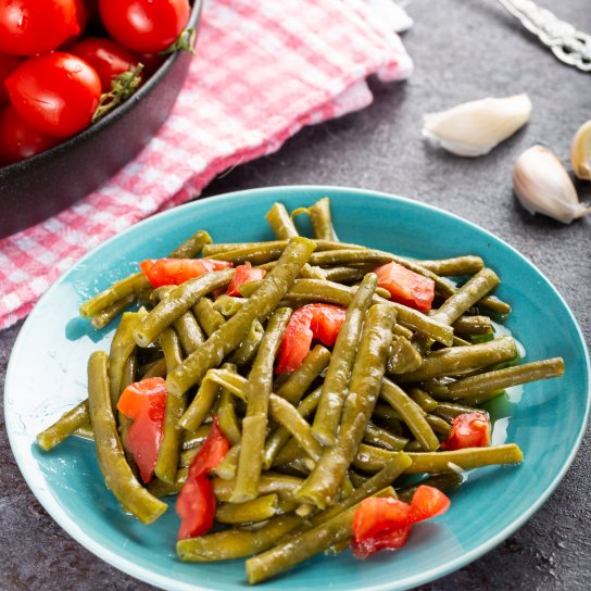 Стручкова квасоля з помідорами