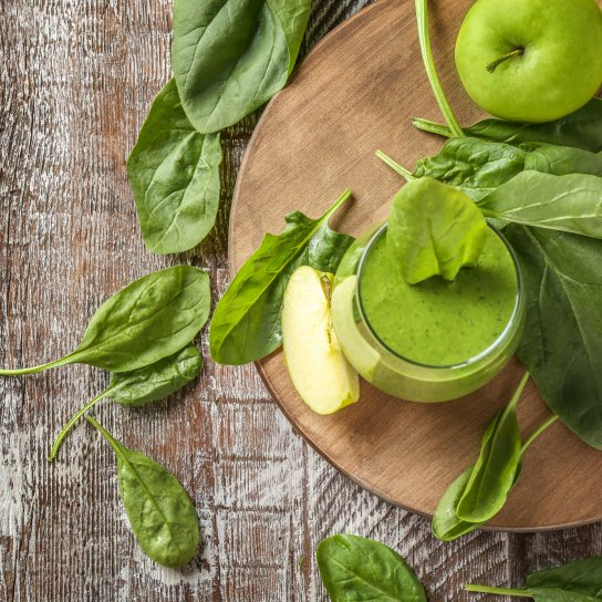 Шпинатний соус та листя шпинату