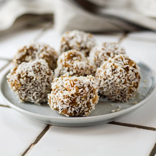 Полезные конфеты из трех ингредиентов без сахара и шоколада