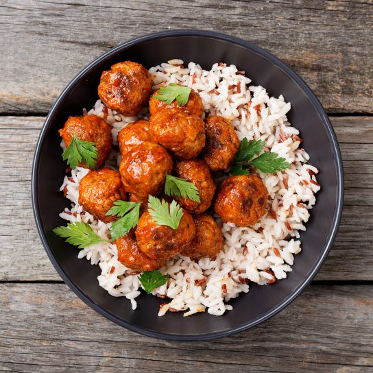 Фрикадельки з ягнятини зі смаженим рисом