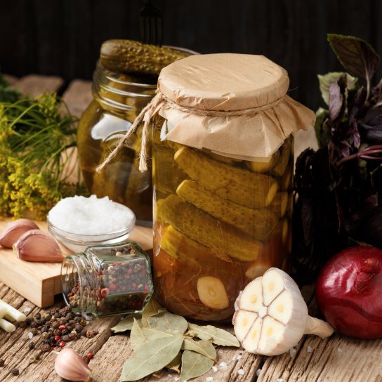 Огірки на зиму з кетчупом