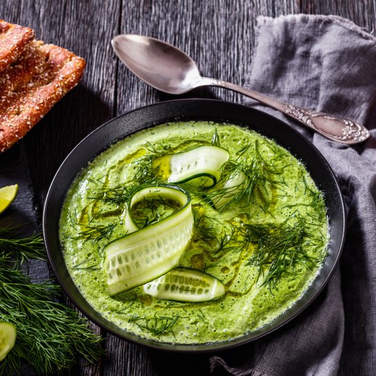 Суп з огірками та йогуртом