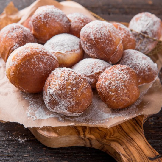 Сладкие пухкеники: классический рецепт украинских жареных пампушек (видео)