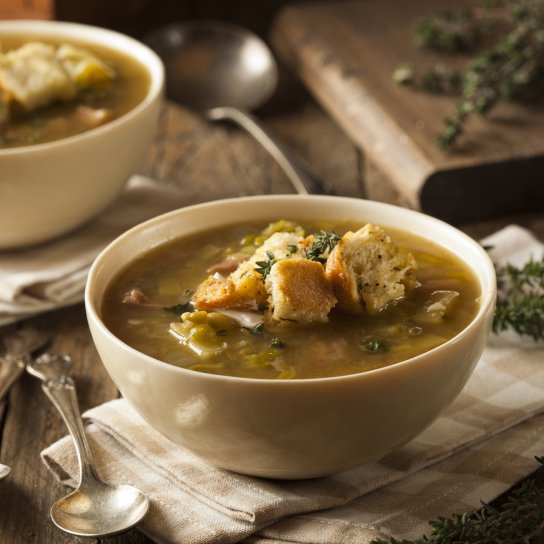 Гороховий суп з тушонкою