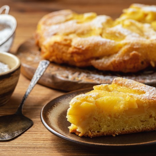 яблучна шарлотка