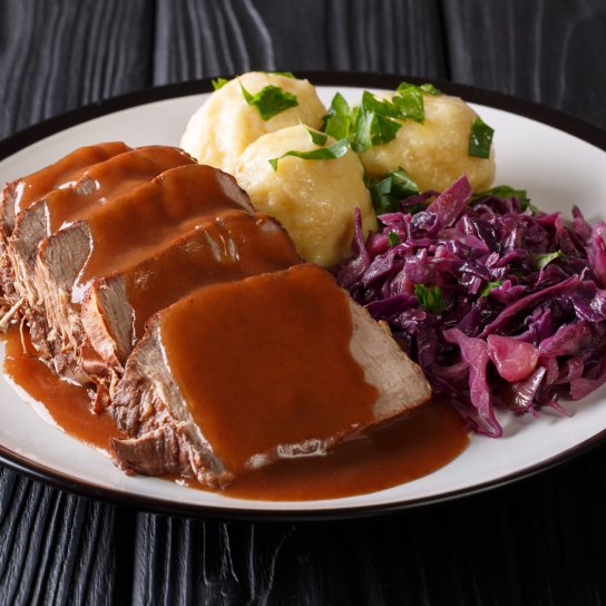 Тушкована яловичина під соусом