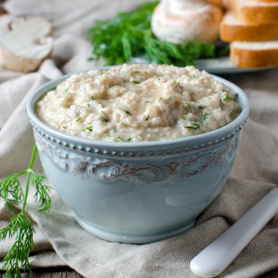 Плавлений сир з грибами