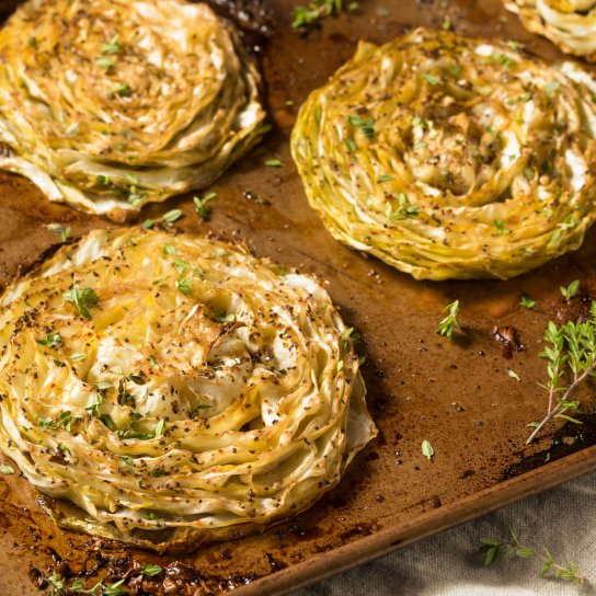 запечені капустяні стейки