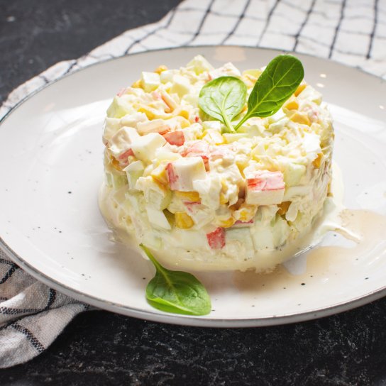 Яєчний салат з крабовими паличками