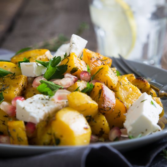 салат з бататом, фетою та гранатом