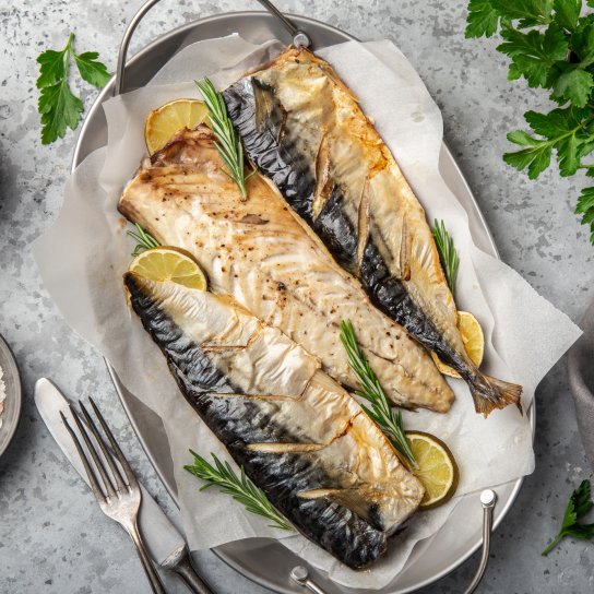 Скумбрія у білому вині