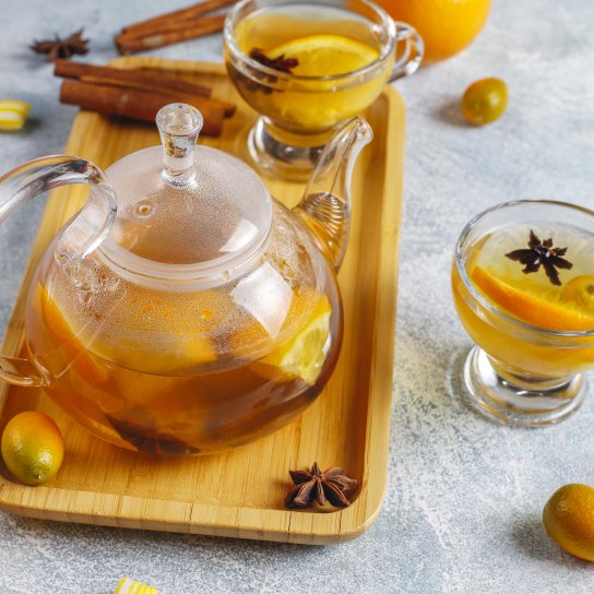 Осінній чай з фруктами, цитрусовими та спеціями