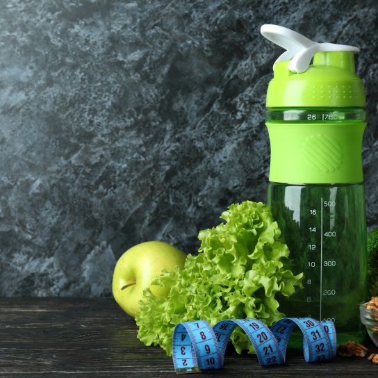 Зеленые овощи и фрукты помогают дать курить.