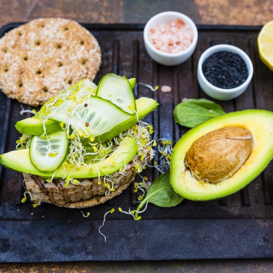 Бургер с тунцем