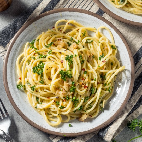 Спагеті в часниковому маслі