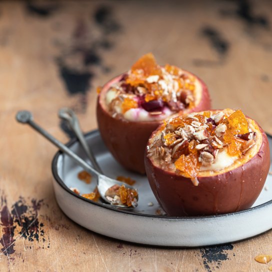 Запечені яблука з начинкою