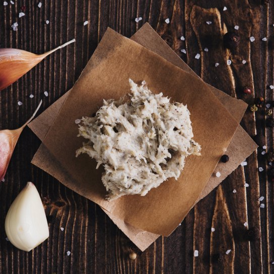 перекручене з часником сало