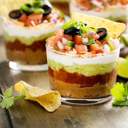 Закуска в мексиканском стиле из 7 слоев