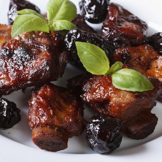 Ребра з чорносливом