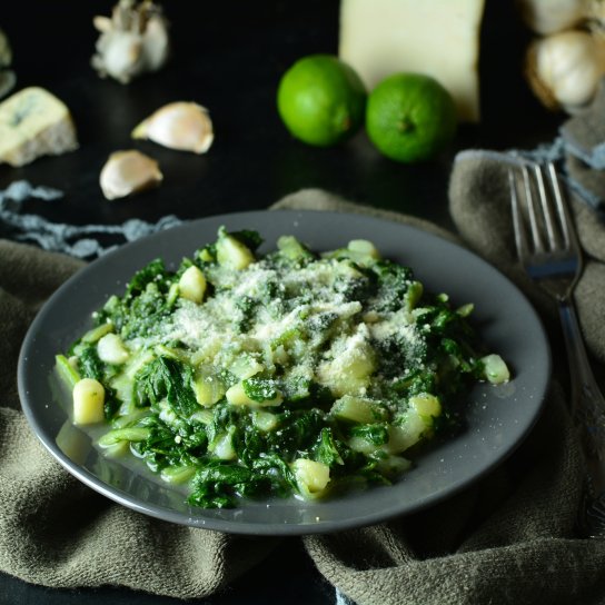 Тушкований мангольд