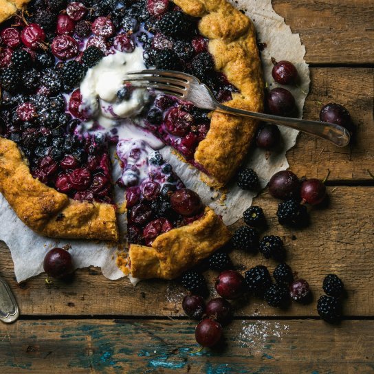 Пирог с ежевикой