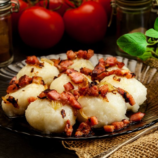 галушки із шкварками