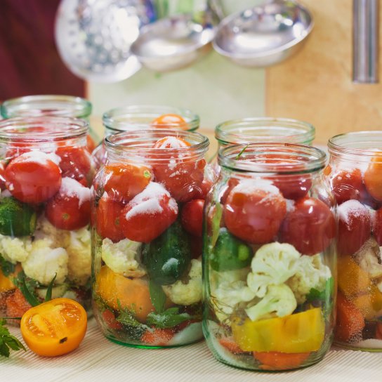 Овочевий салат з чері на зиму