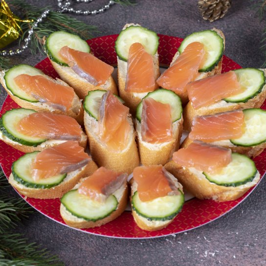 Бутерброди із лососем