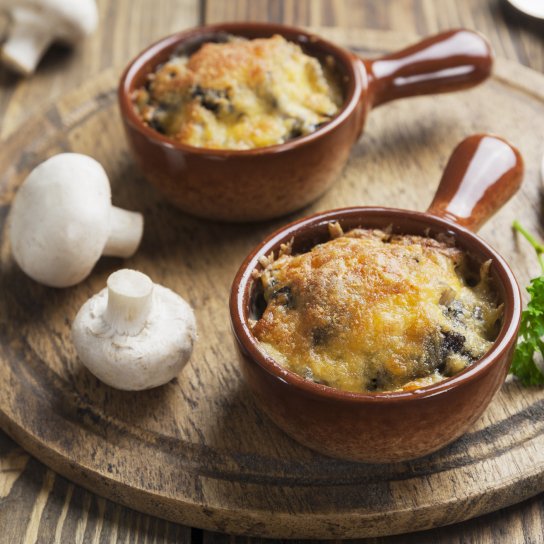 Жульєн з баклажанами і печерицями