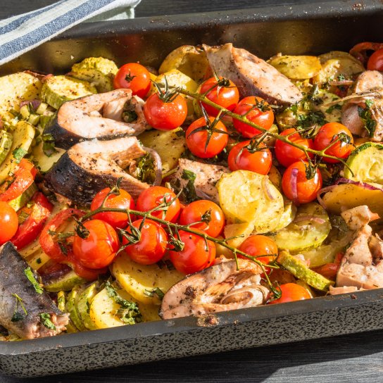 Риба з овочами