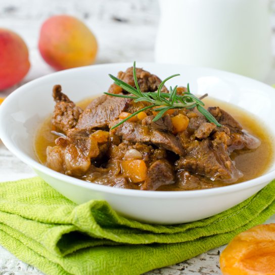 Яловичина з абрикосами