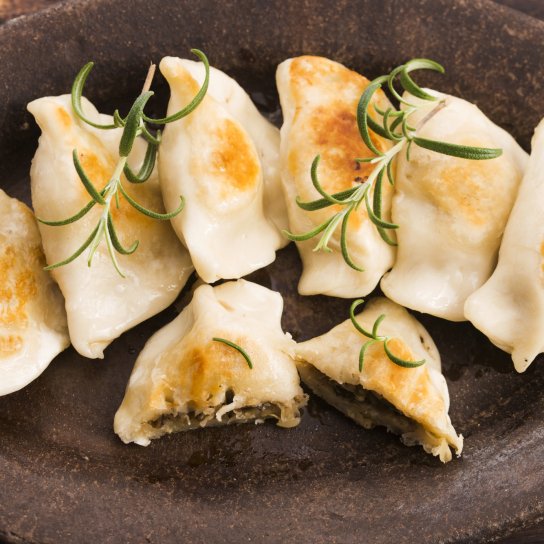 Вареники з грибами і цибулею