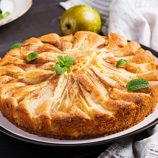 Пиріг з грушами та сиром