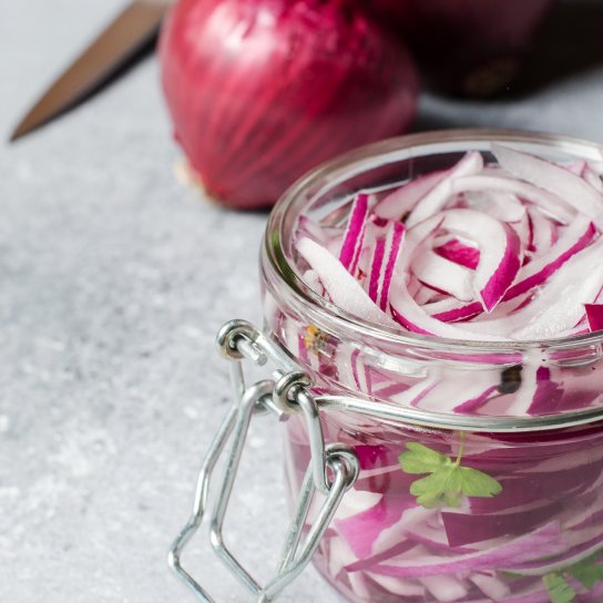 Швидка маринована цибуля