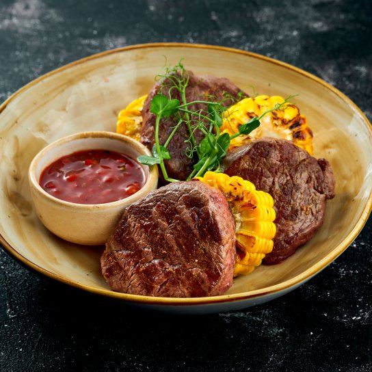 Телятина на грилі з сальсою