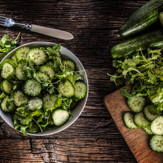 Простий салат з огірків