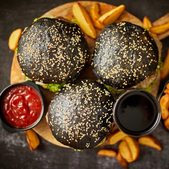 Домашній чорний бургер