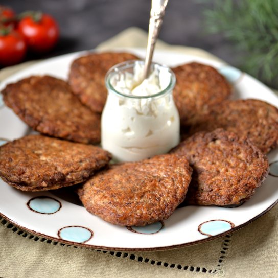 Печеночные оладьи с яблоками