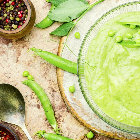 суп із зеленим горошком