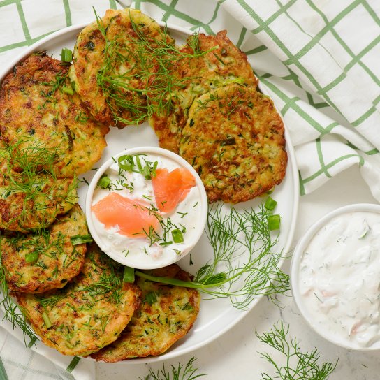 Кабачкові оладки з йогуртовим соусом