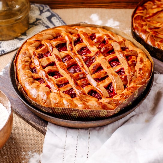 Пирог с ягодным джемом