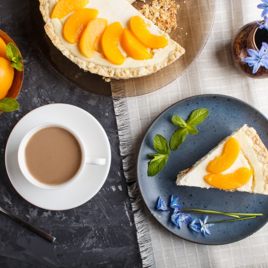 Сирник з персиками