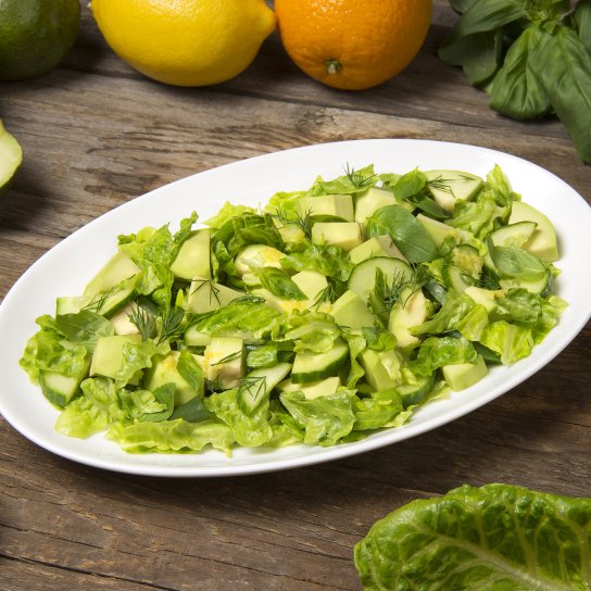 Салат із авокадо з огірком